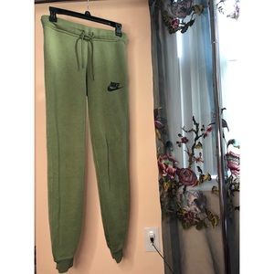 Women Nike pants